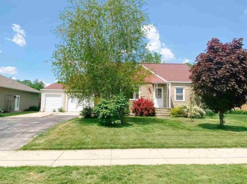 2322 Memorial Dr, Green Bay, WI 54303-6316