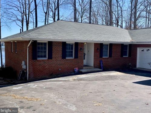 221 Wakefield Dr, Locust Grove, VA 22508-5124