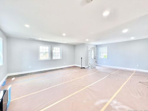 271 Charles St, Bridgeport CT  06606-5624 exterior