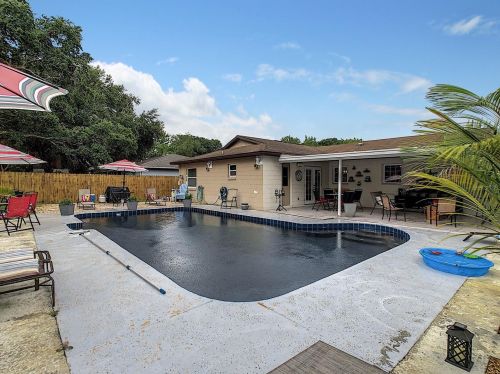 2425 Franklin Dr, Kissimmee FL 34744-2725 exterior