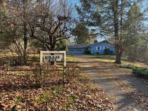 45 Chalybes Rd, Roxbury, CT 06783-1417