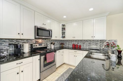 7915 Rocky Point Ct, Citrus Heights CA  95610-7704 exterior