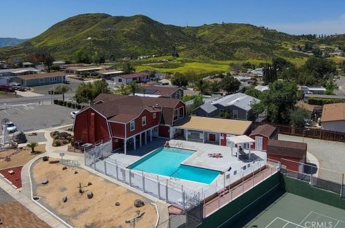 33347 Harvest Way, Wildomar CA 92595-9118 exterior