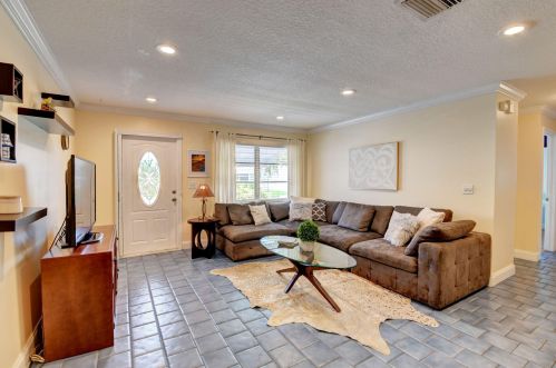 1214 21st Ave, Boynton Beach, FL 33426-6617