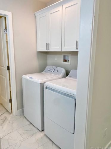 24 Glen Rd, Sandy Hook CT  06482-1124 exterior