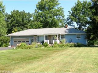 2383 Lillie Rd, New Lyme, OH 44047-9776