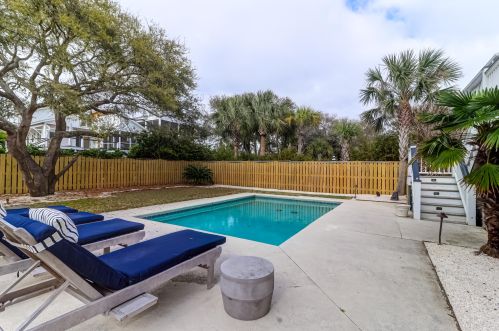 601 Ocean Blvd, Isle Of Palms SC  29451-2134 exterior