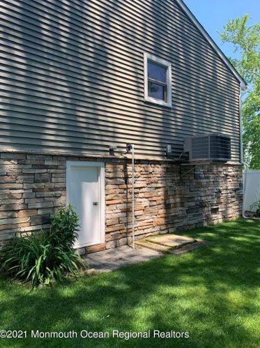 61 Venice Dr, Bricktown NJ  08723-6976 exterior