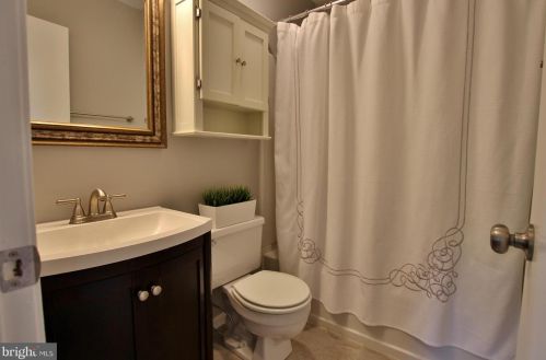 7616 Whitly Way, Lorton VA  22079-1745 exterior