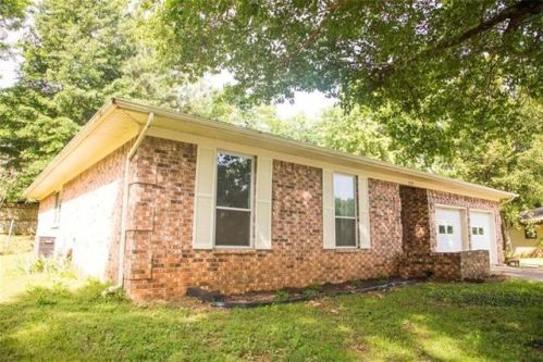 1739 Creek Ct, Fayetteville, AR 72701-2828