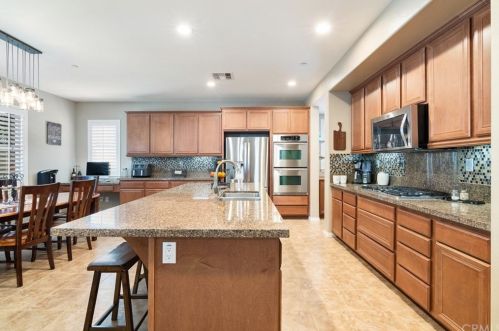 39114 Trail Creek Ln, Temecula CA  92591-7290 exterior