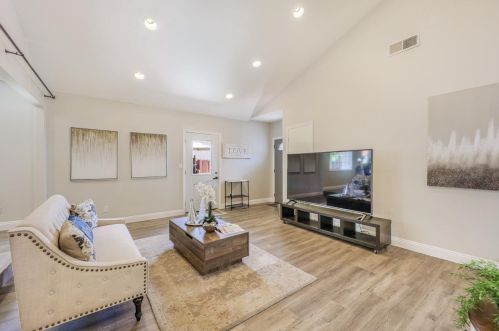 24494 Leona Dr, Hayward CA  94542-1044 exterior