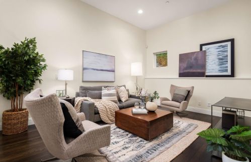 7164 Buckingham Blvd, Berkeley CA  94705-1715 exterior