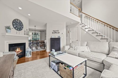 14 Maple Tree Ave, Stamford, CT 06906-2205
