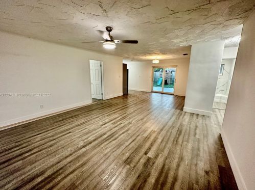 2231 57th Way, Hollywood FL  33021-3828 exterior