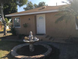 2670 108th St, Lynwood, CA 90262-1702