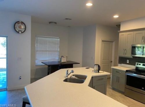 3987 31st Ave, Naples, FL 34120-4402