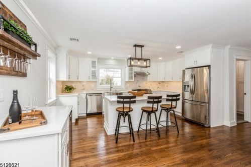 38 La Secla Pl, Berkeley Heights NJ  07922-1234 exterior