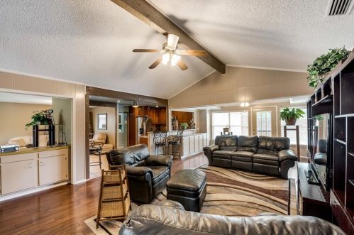 917 Firestone Ln, Richardson, TX 75080-1517