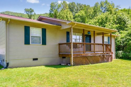 218 Vowell Rd, Briceville, TN
