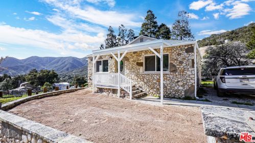 40321 Calle Rosalito, Santa Clarita CA  91390-1088 exterior