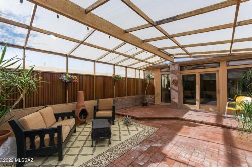 140 Montecello Ct, Tucson AZ exterior