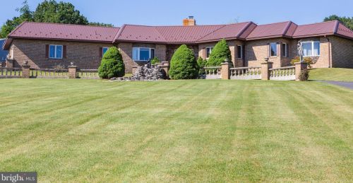 9713 Rowe Run Rd, Lees Cross Roads, PA 17257-9332