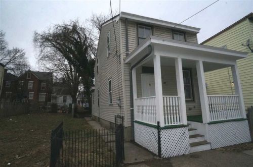 2015 Mackoy St, Covington, KY 41014-1542