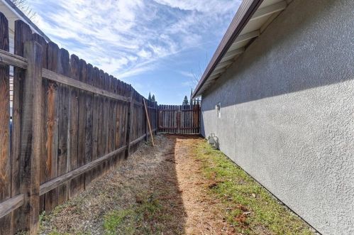 6351 Eldon Ave, Loomis CA  95650-8803 exterior