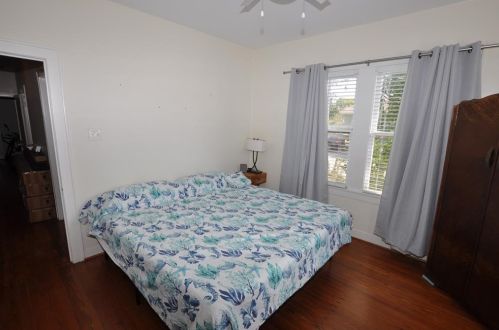 5002 Avenue, Galveston TX 77551-4831 exterior