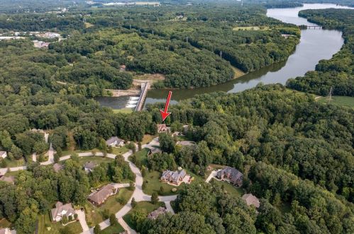 2729 Riverbend Ct, Hermitage, PA 16148-7339