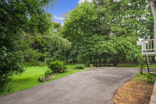 3388 Old Yorktown Rd, Yorktown Hgts NY  10598-1109 exterior