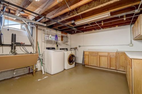 4272 72nd St, Milwaukee WI  53216-1038 exterior