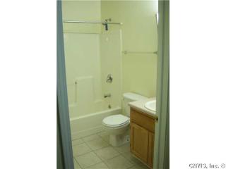 230 Genesee St, Syracuse NY  13202-1037 exterior