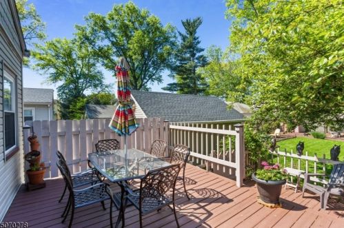 320 Walnut St, Roselle Park NJ  07204-2012 exterior