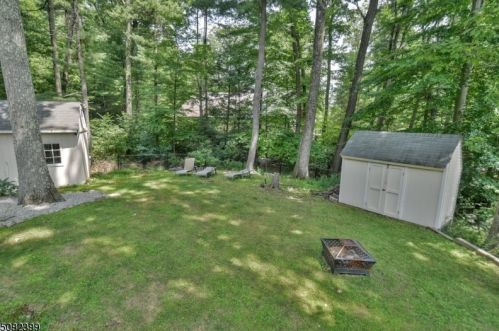 36 Old Milford Ln, West Milford Lakes NJ  07480-1123 exterior