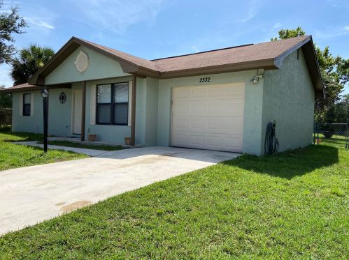 2532 Calender St, Fort Pierce, FL 34953-2556
