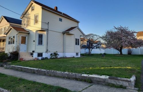 38 Jefferson Pl, Paterson, NJ 07506-2528