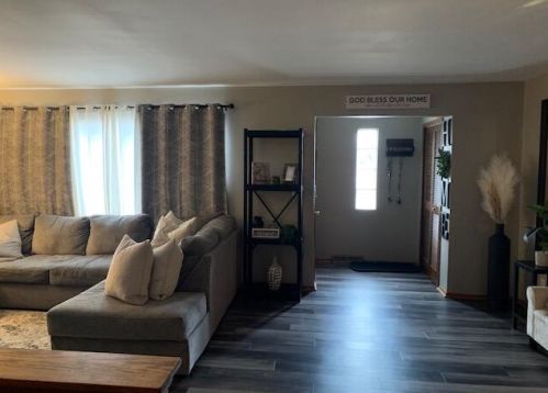 11116 Maple Ln, Milwaukee, WI 53225-4430