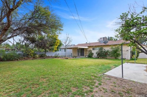 9833 Sharon Ave, Riverside CA  92503-3102 exterior