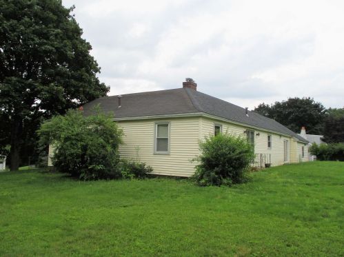 112 Tolend Rd, Dover NH  03820-5503 exterior