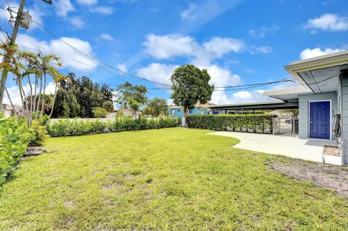 208 1st St, Boynton Beach FL  33435-3809 exterior
