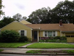 29 Baker Pl, Newton, MA 02462-1303