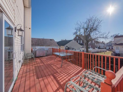 9 Old Broadway, New Hyde Park NY  11040-5012 exterior