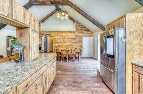 442 Deep Hole Rd, Baiting Hollow NY  11933-1455 exterior