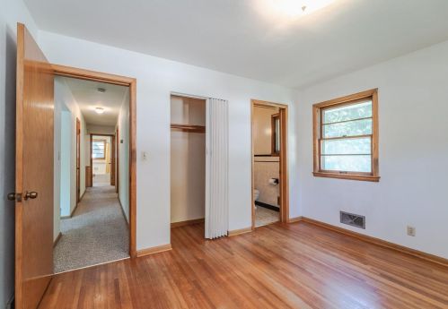 2422 53rd St, South Saint Paul MN  55076-1210 exterior
