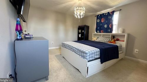 105 Appletree Dr, Leesburg VA  20176-4507 exterior