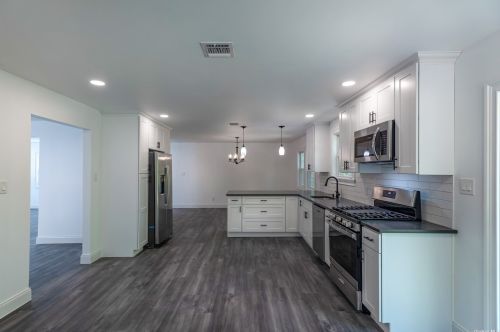 18 Raynor Rd, Panamoka NY  11961-1904 exterior