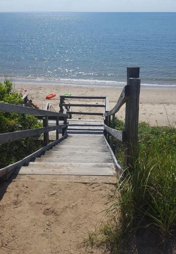 28 Bayberry Ln, Eastham, MA 02642-2351