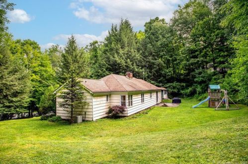 62 Dodgingtown Rd, Bethel, CT 06801-1640